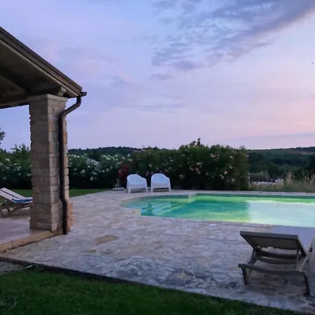 Oliva Istria * Vizinada